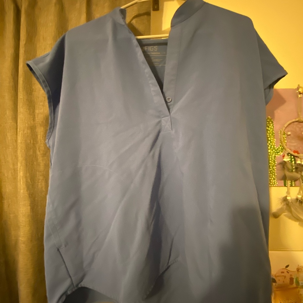 Figs Rafaela oversized scrub top; size XL. Limited edition color: Denim